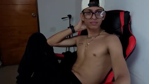 niklaus_wolf online show from March 10, 6:07 am