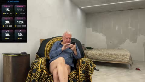 -NIKI-LIKA- online show from December 6, 9:49 am