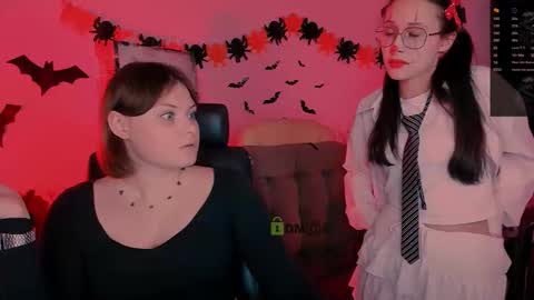 Snapshot of nikol_kitt chatting on October 22, 7:37 pm Little Niko Help me reach my goals online show from October 22, 7:37 pm