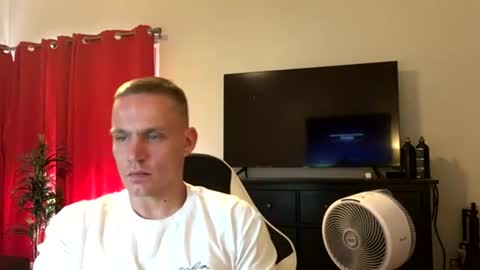 nikolai_russian_daddy online show from August 1, 10:33 pm