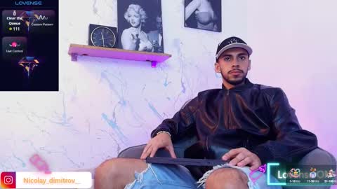 Snapshot of nikolay_dimitrov chatting on October 17, 5:22 am online show from October 17, 5:22 am
