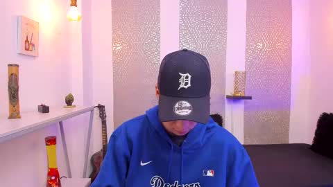    online show from November 17, 4:04 am