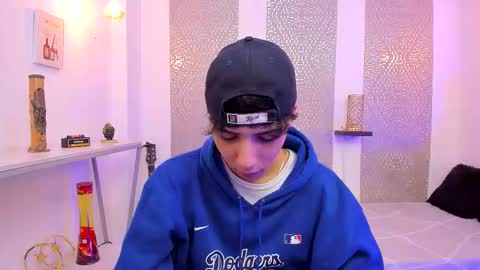    online show from November 18, 4:26 am