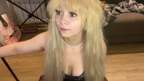 nikoli_naw online show from July 16, 7:50 pm
