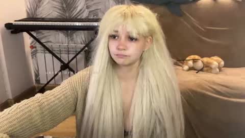 nikoli_naw online show from August 5, 8:28 pm
