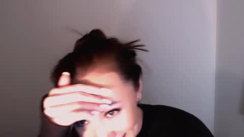 nikonara_ online show from November 20, 3:42 pm