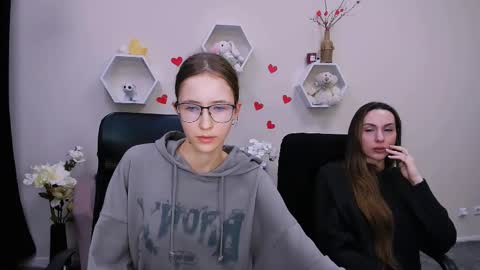 nila_luxe online show from March 12, 2:23 pm