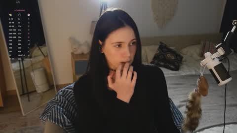 Jennet online show from March 25, 7:53 pm