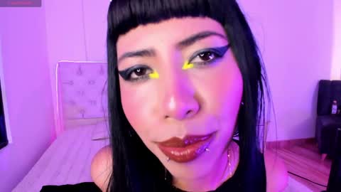 Nina Fox  online show from June 3, 4:56 pm