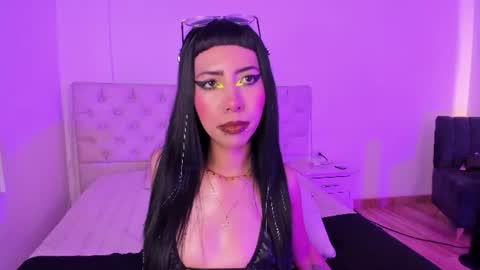 Nina Fox  online show from June 11, 4:49 pm