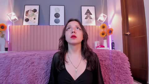 nina_ford_ online show from March 24, 2:50 am