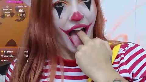 Ninaa fox online show from October 31, 5:35 pm