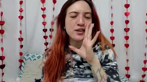Snapshot of ninaa_fox chatting on February 19, 10:31 pm Ninaa fox online show from February 19, 10:31 pm