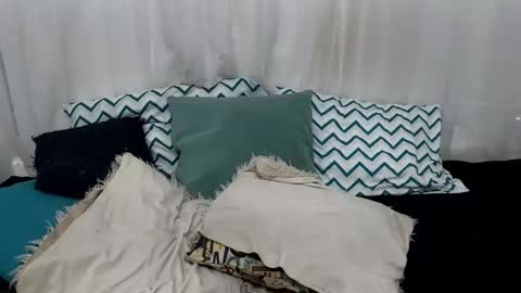 Snapshot of ninaa_fox chatting on February 11, 5:50 pm Ninaa fox online show from February 11, 5:50 pm