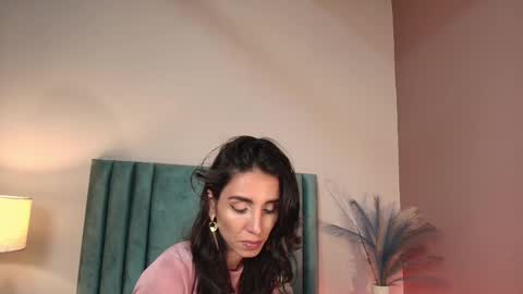 Nina online show from November 22, 6:39 pm