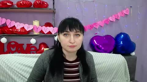 ninaflawlees online show from February 9, 7:09 pm