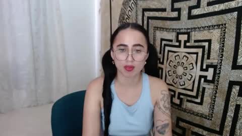 N I N A online show from March 5, 3:29 pm