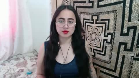 N I N A online show from September 11, 2:51 pm