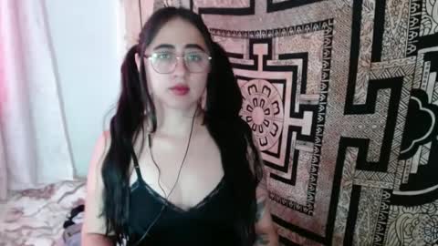 N I N A online show from September 24, 4:03 pm