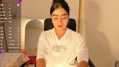 Nina  online show from April 24, 10:45 pm