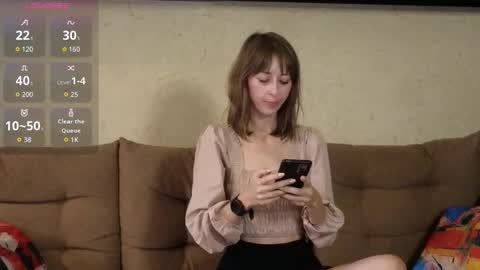 NinaNovalicious online show from November 4, 8:15 am