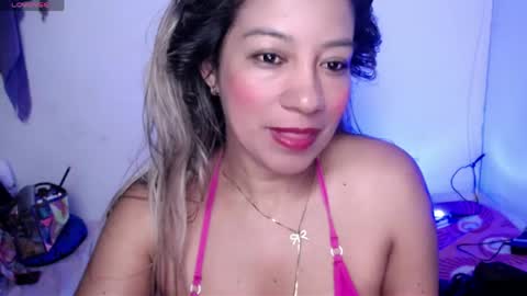 ninatinydoll1 online show from April 22, 11:39 am