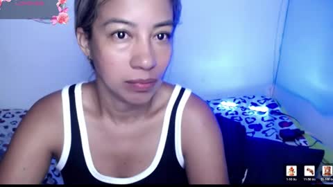 ninatinydoll1 online show from May 17, 11:41 am