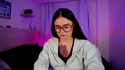Snapshot of ninavolkov chatting on October 6, 10:38 pm ninavolkov online show from October 6, 10:38 pm
