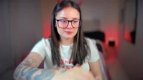 Snapshot of ninavolkov chatting on February 12, 12:37 am ninavolkov online show from February 12, 12:37 am
