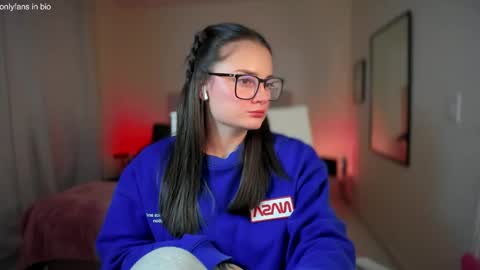 Snapshot of ninavolkov chatting on March 5, 10:32 pm ninavolkov online show from March 5, 10:32 pm
