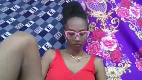 ninie246746 online show from April 16, 6:46 am