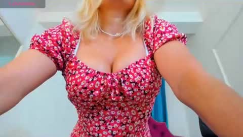 nina dee online show from July 6, 4:53 am