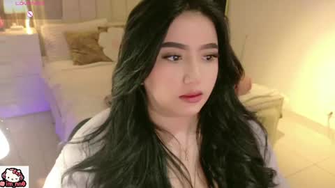 Nina online show from April 17, 1:02 pm