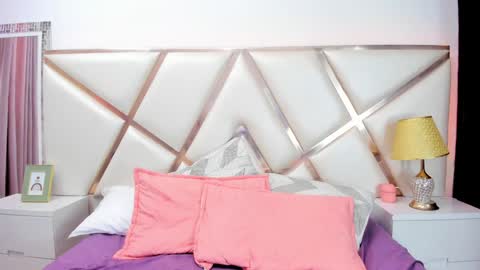 Ninna  online show from January 25, 9:46 pm