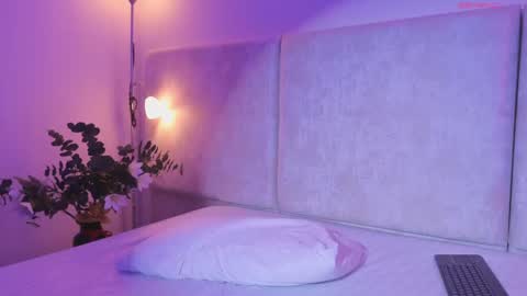 nioki_ online show from April 16, 3:17 am