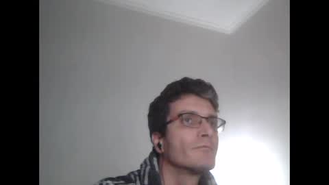 Snapshot of nmcandeias chatting on December 28, 12:36 am Nuno online show from December 28, 12:36 am