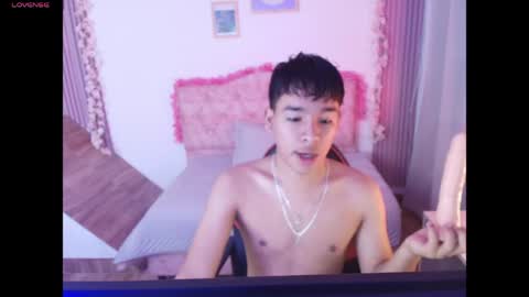 Noah online show from May 26, 1:44 am