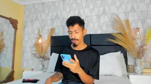 Noah online show from March 23, 8:14 pm