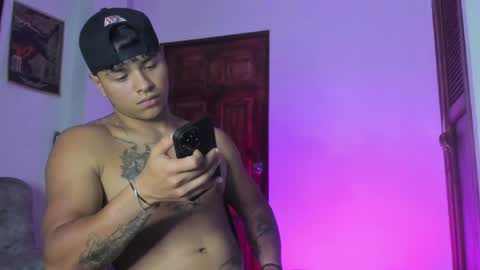 noah_223 online show from April 9, 4:49 am