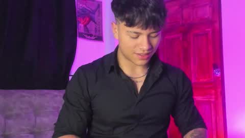 noah_223 online show from February 28, 5:55 am