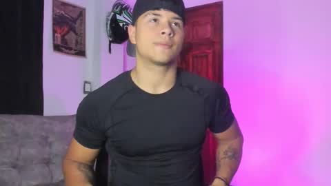 noah_223 online show from April 23, 5:59 am