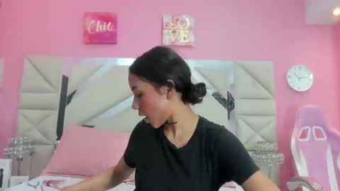 Zoe  online show from April 4, 9:44 pm