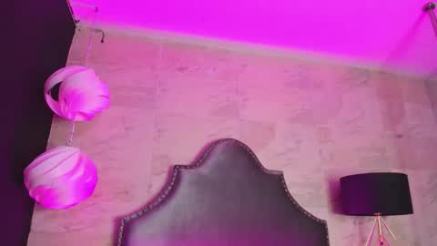 Zoe  online show from April 30, 3:11 am