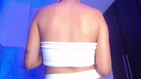 Zoe  online show from December 5, 3:50 am