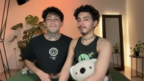 noah_and_steven online show from May 13, 1:26 am