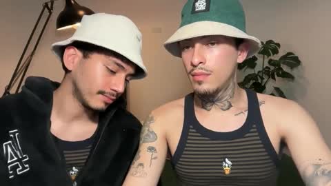 noah_and_steven online show from June 11, 2:53 am