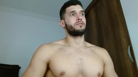 Noah online show from December 4, 3:33 pm