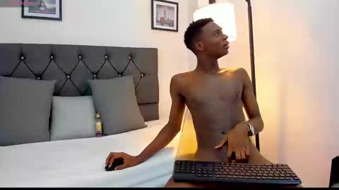 noah_johes online show from February 26, 6:40 am