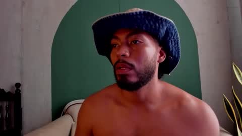 Noah online show from November 1, 5:01 pm