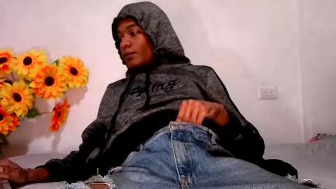Snapshot of noah_miller7 chatting on October 25, 12:17 pm Noah Millers online show from October 25, 12:17 pm